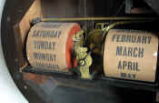 wd1-calendar_mech.jpg (363102 bytes)