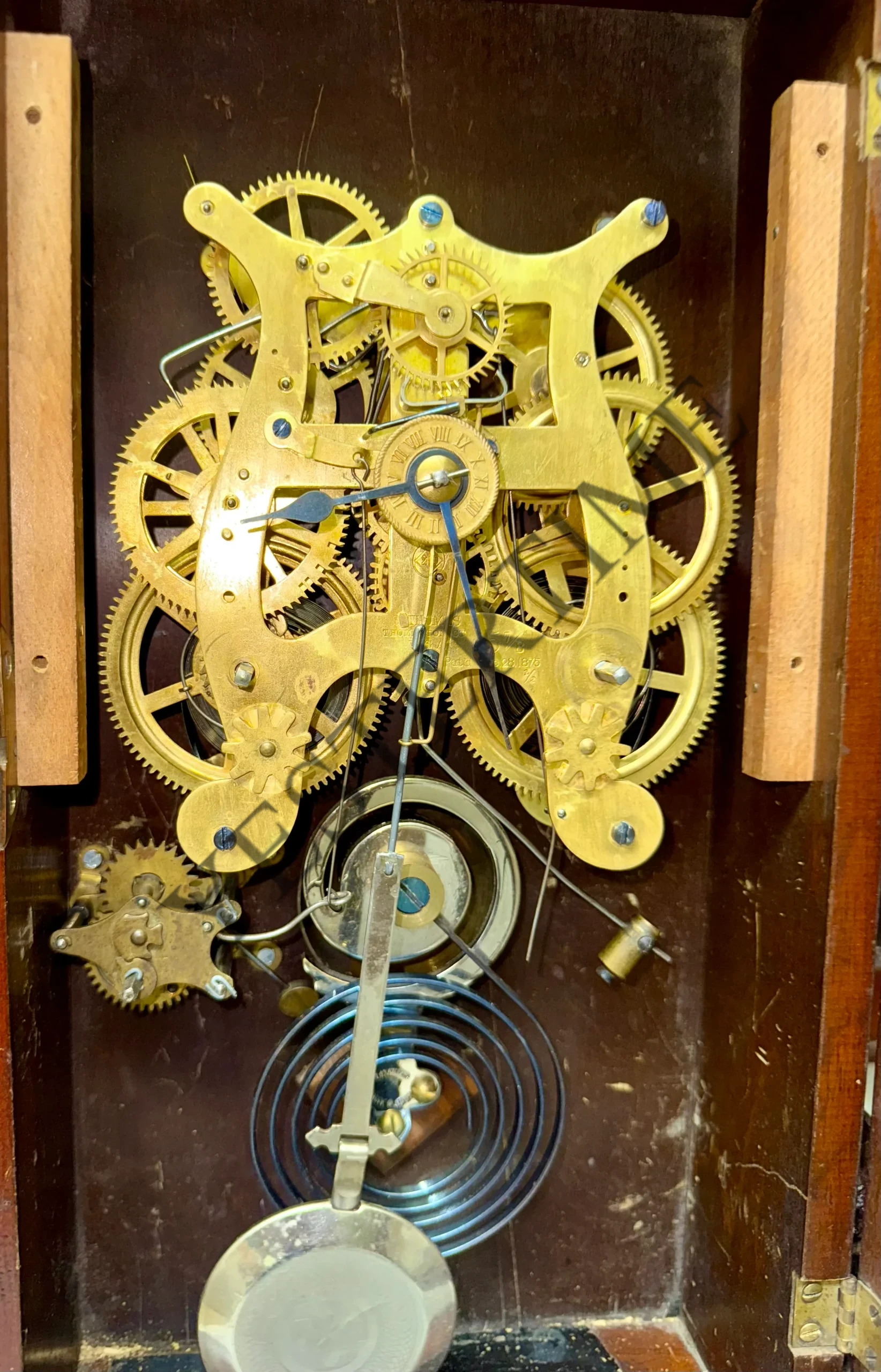 Movement running in case with alarm disk and lever